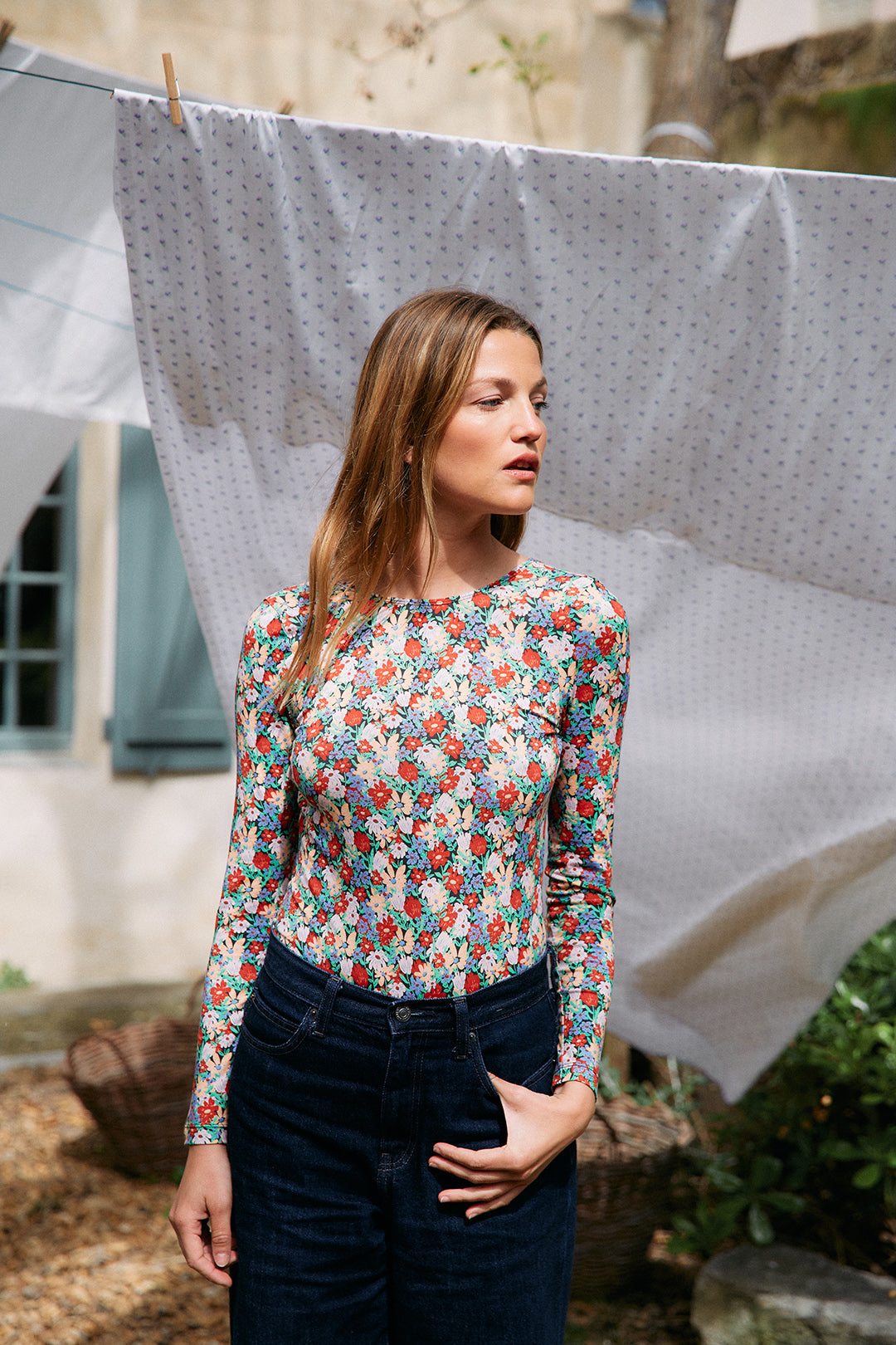 fr:Violette mesure 1m72 et porte une taille S, en:Violette is 1m72 and wears a size S, de:Violette ist 1m72 und trägt Größe S