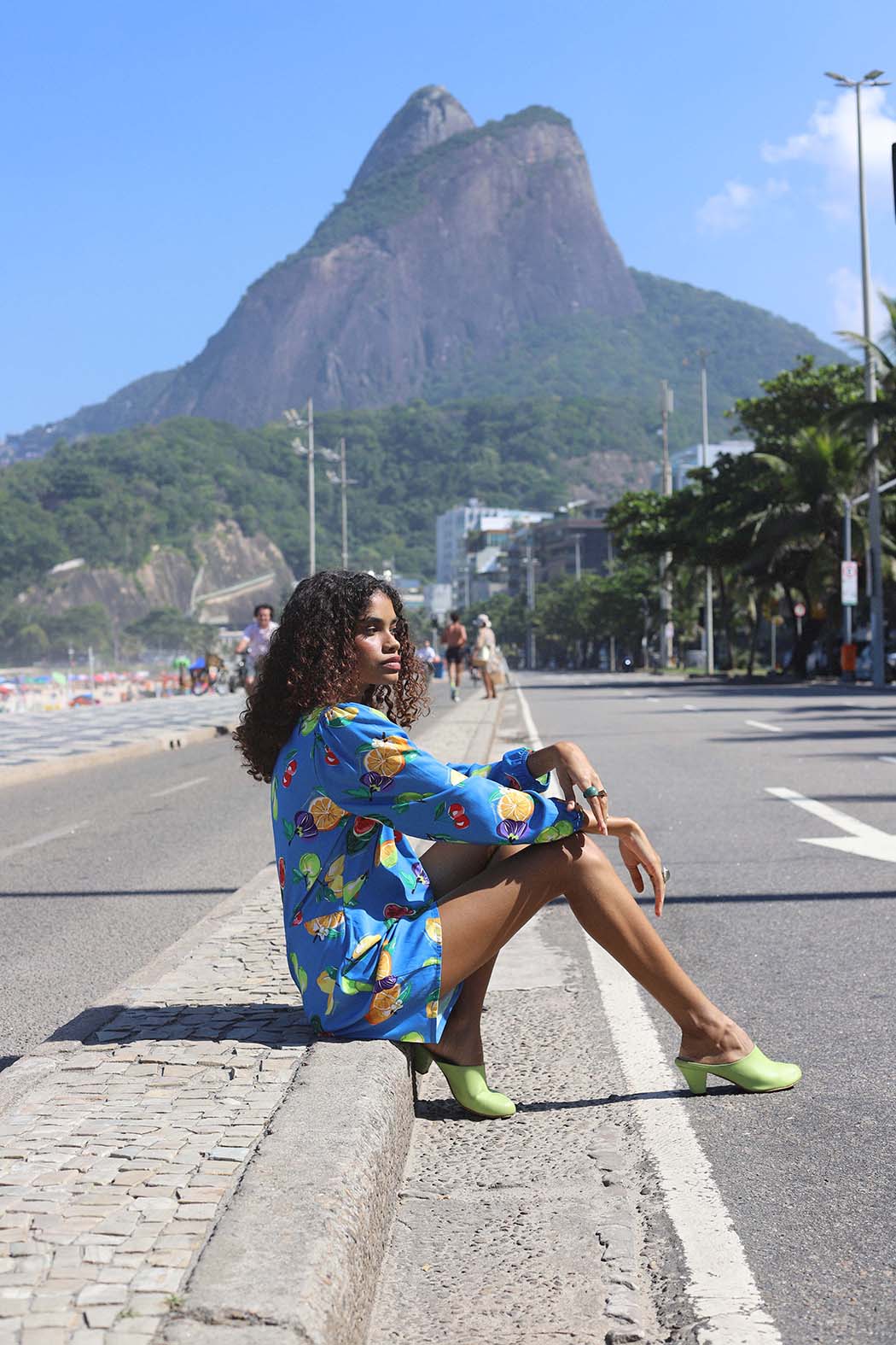 fr:Vanessa mesure 1m78 et porte une taille S, en:Vanessa is 1m78 and wears a size S, de:Vanessa ist 1m78 und trägt Größe S