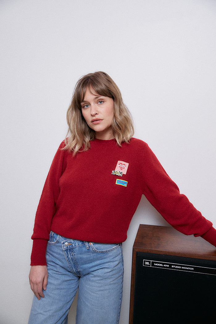 fr: Ophélie porte une taille S, en: Ophélie wears a size S, de: Ophélie trägt Größe S