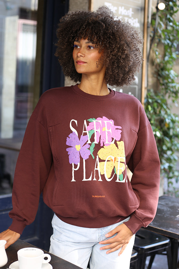 fr:Naomi mesure 1m75 et porte une taille S, en:Naomi is 1m75 and wears a size S, de:Naomi ist 1m75 und trägt Größe S