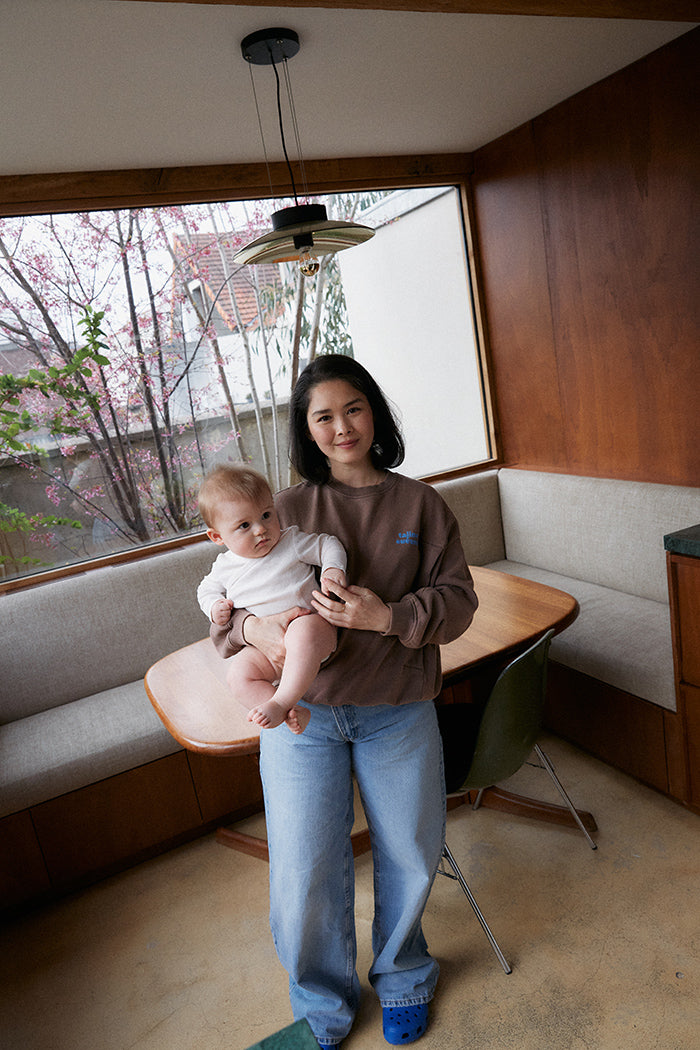 fr:Audrey mesure 1m58 et porte une taille M, en:Audrey is 1m58 and wears a size M, de:Amy ist 1.58m und trägt Größe M