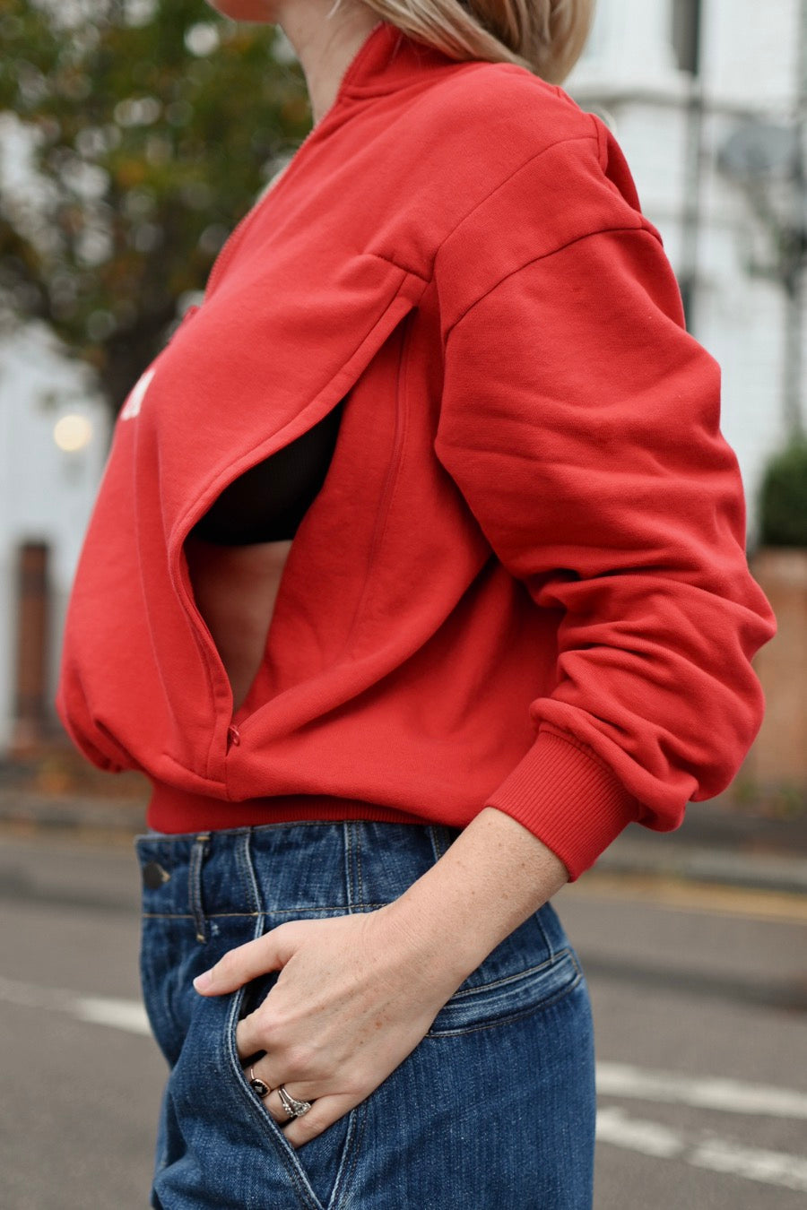 fr:Julie mesure 1m67 et porte une taille S, en:Julie is 1m67 and wears a size S, de:Julie ist 1m67 und trägt Größe S