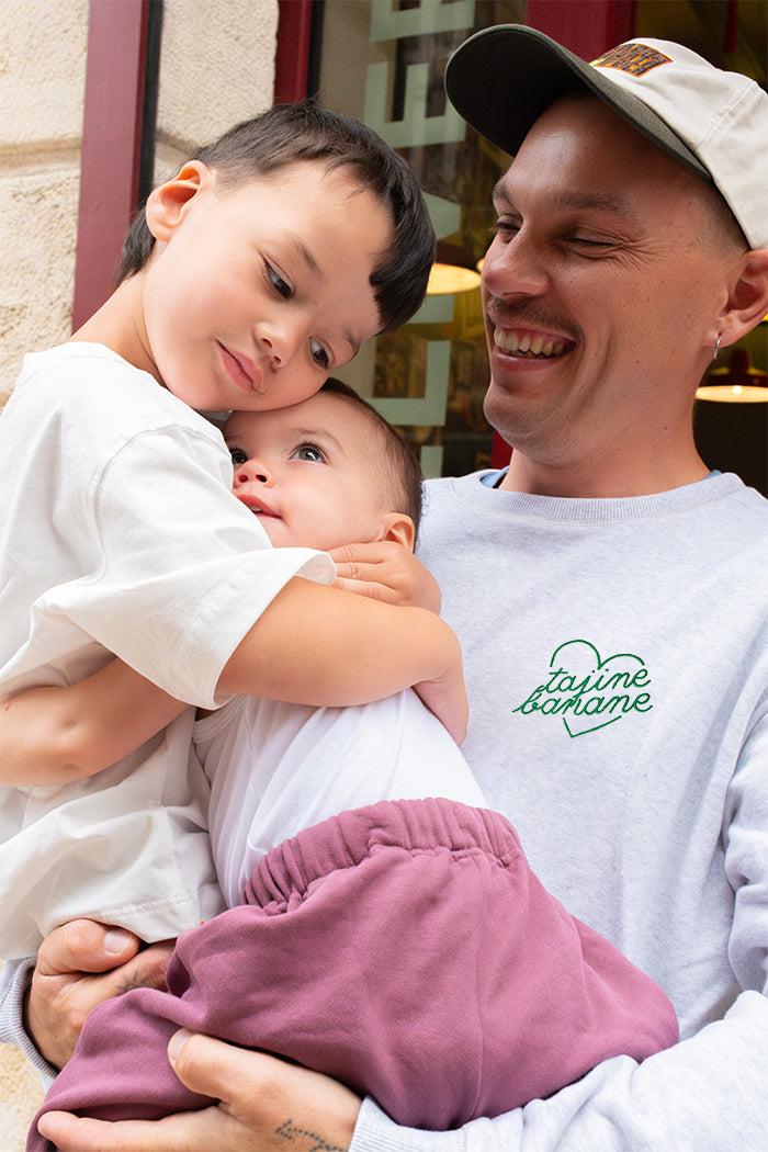 fr:Baptiste mesure 1m84 et porte une taille XL, en:Baptiste is 1m84 and wears a size XL, de:Baptiste ist 1m84 und trägt Größe XL