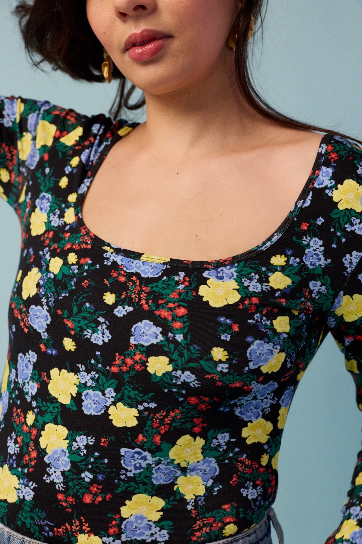 fr:Jeanne mesure 1m66 et porte une taille M, en:Jeanne is 1m6 and wears a size M, de:Jeanne ist 1m66 und trägt Größe M