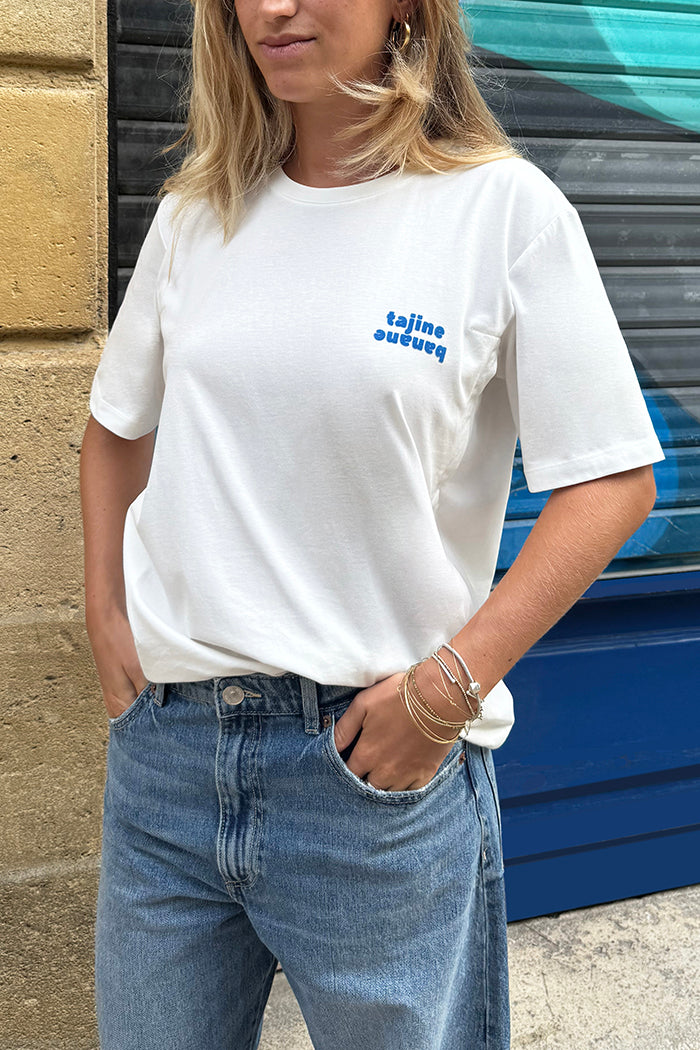 fr:Sarah mesure 1m70 et porte une taille M, en:Sarah is 1m70 and wears a size M, de:Sarah ist 1m70 und trägt Größe M