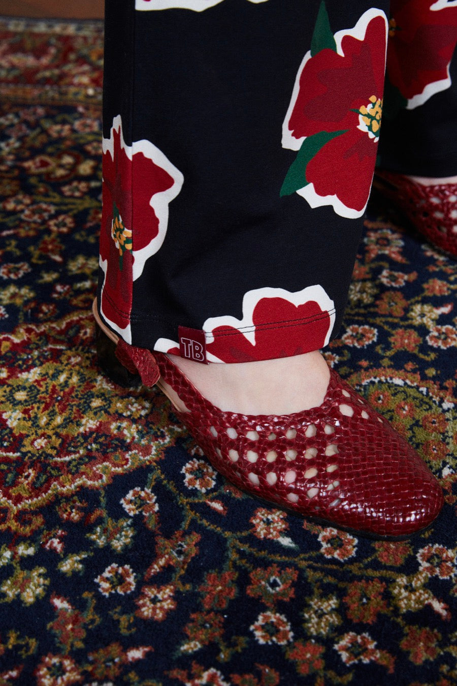 fr:Violette mesure 1m73 et porte une taille 1, en:Violette is 1m73 and wears a size 1, de:Violette ist 1m73 und trägt Größe 1