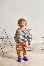 fr:Charlie porte une taille 1-2, en:Charlie wears a size 1-2, de:Charlie trägt Größe 1-2