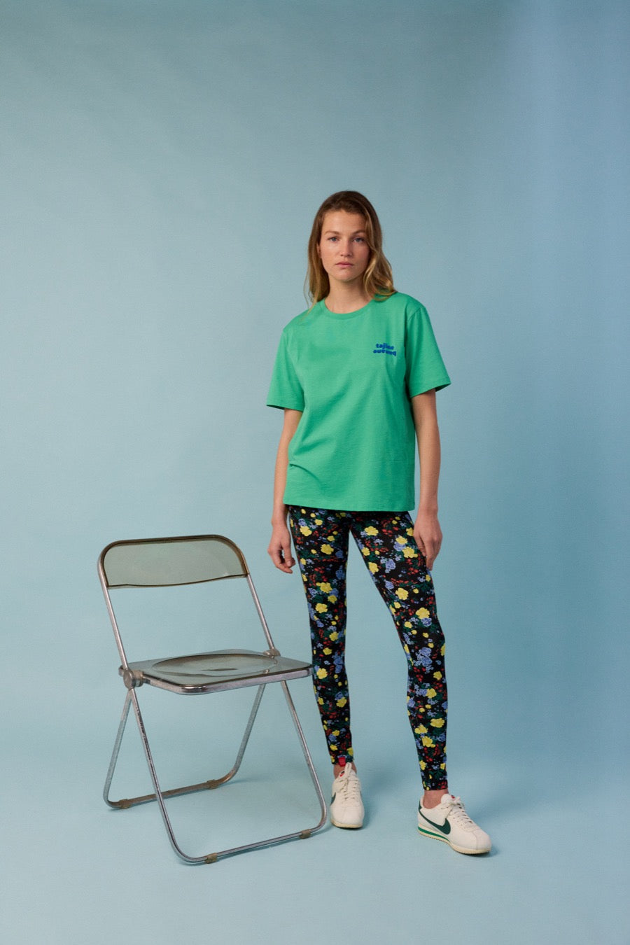 fr:Violette mesure 1m73 et porte une taille 1, en:Violette is 1m73 and wears a size 1, de:Violette ist 1m73 und trägt Größe 1