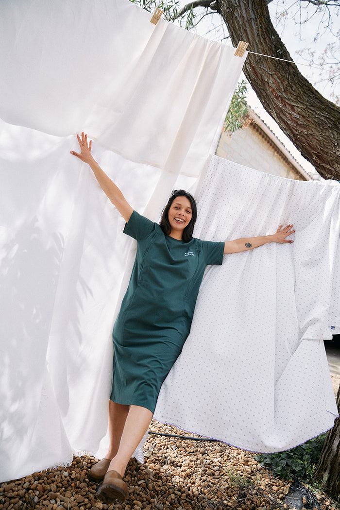 fr:Jeanne mesure 1m66 et porte une taille M, en:Jeanne is 1m66 and wears a size M, de:Jeanne ist 1m66 und trägt Größe M