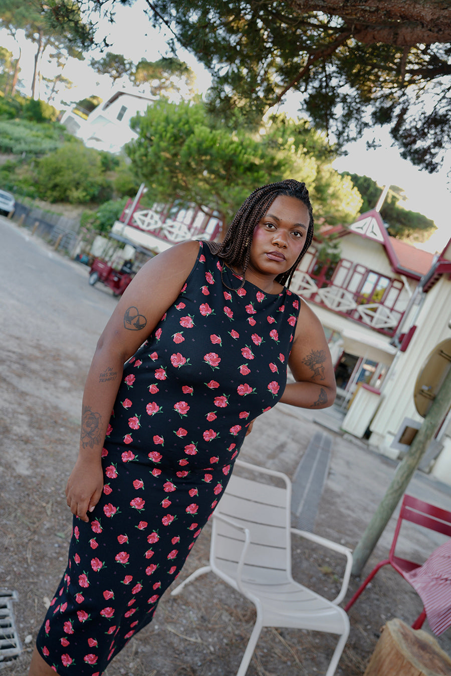 fr:Tiffany mesure 1m78 et porte une taille XXL, en:Jeanne is 1m78 and wears a size XXL, de:Jeanne ist 1m78 und trägt Größe XXL