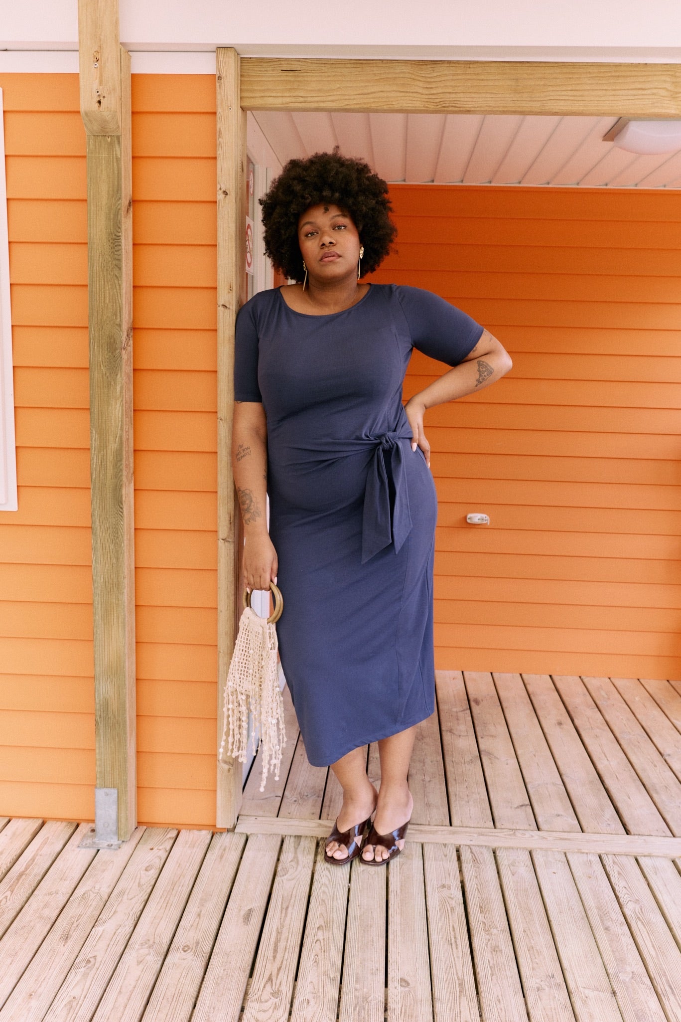 fr:Tiffany mesure 1m78 et porte une taille XXL, en:Tiffany is 1m78 and wears a size XXL, de:Tiffany ist 1m78 und trägt Größe XXL