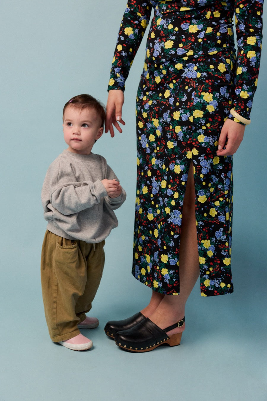 fr:Jeanne mesure 1m66 et porte une taille L, en:Jeanne is 1m6 and wears a size L, de:Jeanne ist 1m66 und trägt Größe L