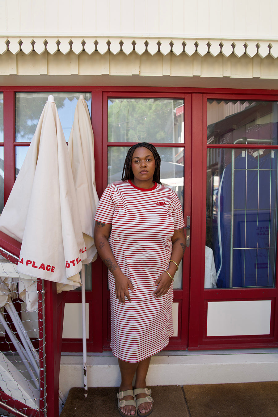 fr:Tiffany mesure 1m78 et porte une taille XXL, en:Jeanne is 1m78 and wears a size XXL, de:Jeanne ist 1m78 und trägt Größe XXL