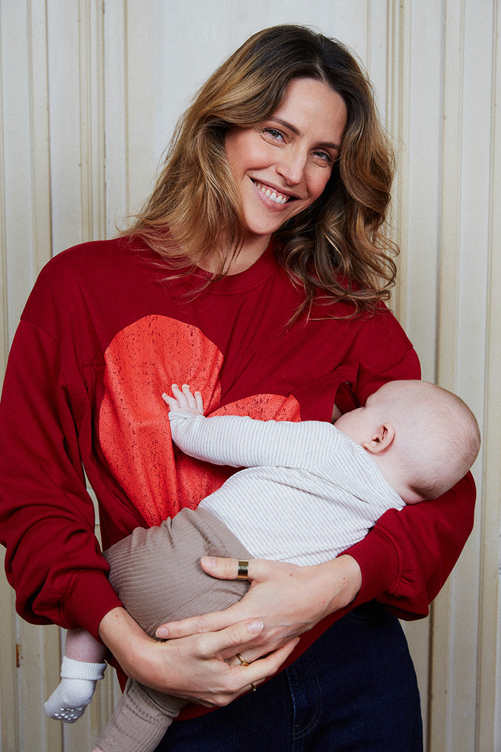 fr:Romaine mesure 1m71 et porte une taille S, en:Romaine is 1m71 and wears a size S, de:Romaine ist 1m71 und trägt Größe S