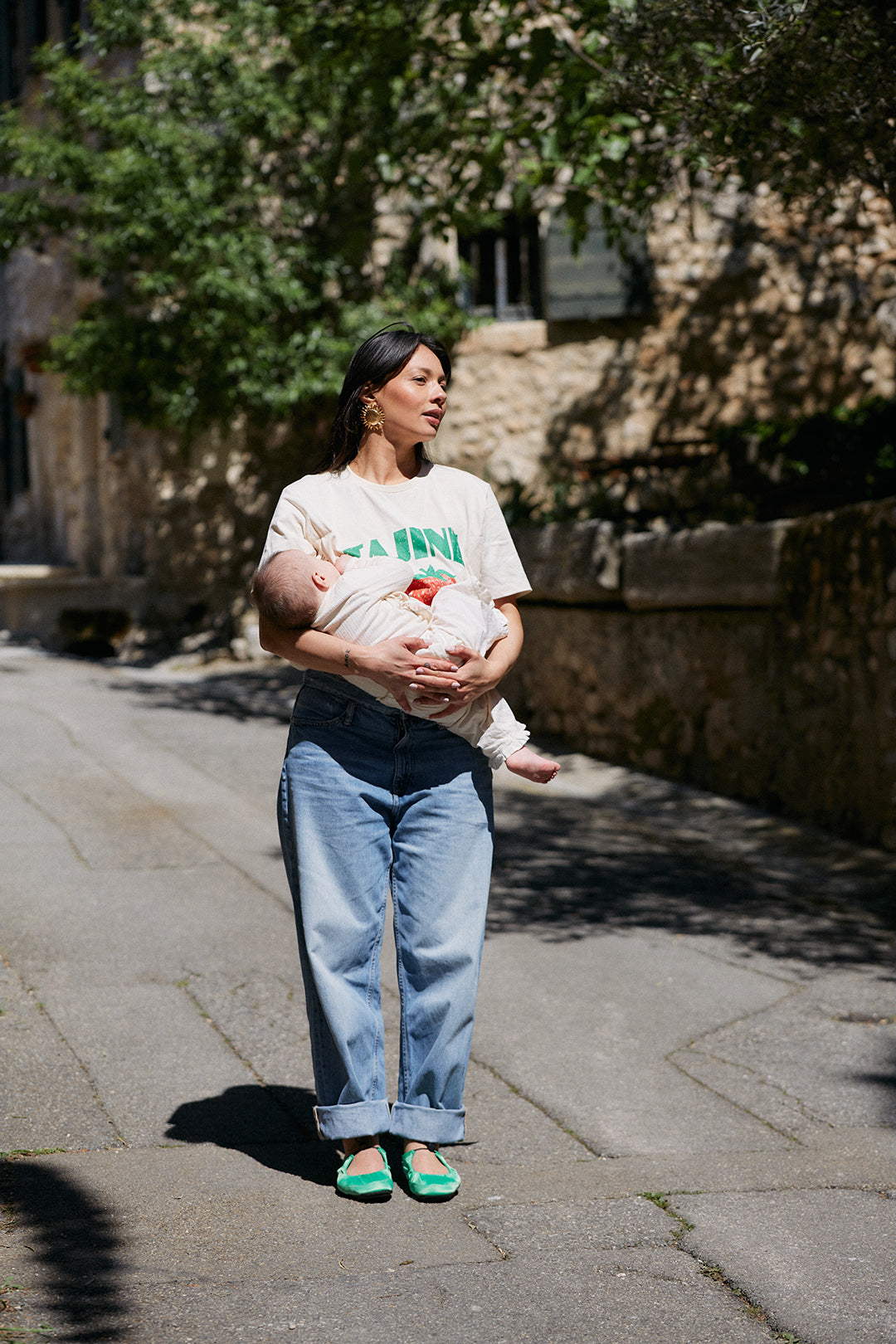fr:Jeanne mesure 1m66 et porte une taille M, en:Jeanne is 1m66 and wears a size M, de:Jeanne ist 1m66 und trägt Größe M