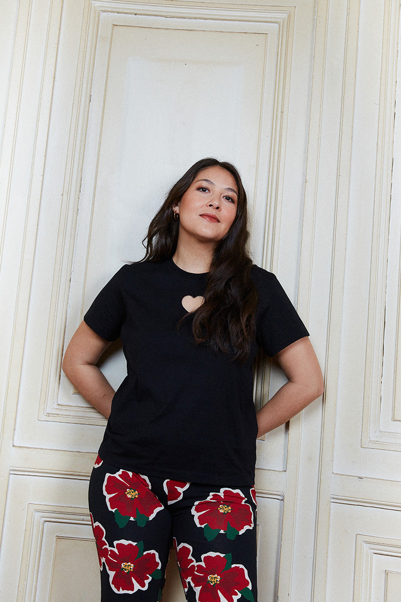 fr:Anne-Françoise mesure 1m70 et porte une taille M, en:Anne-Françoise is 1m70 and wears a size M, de:Anne-Françoise ist 1m70 und trägt Größe M