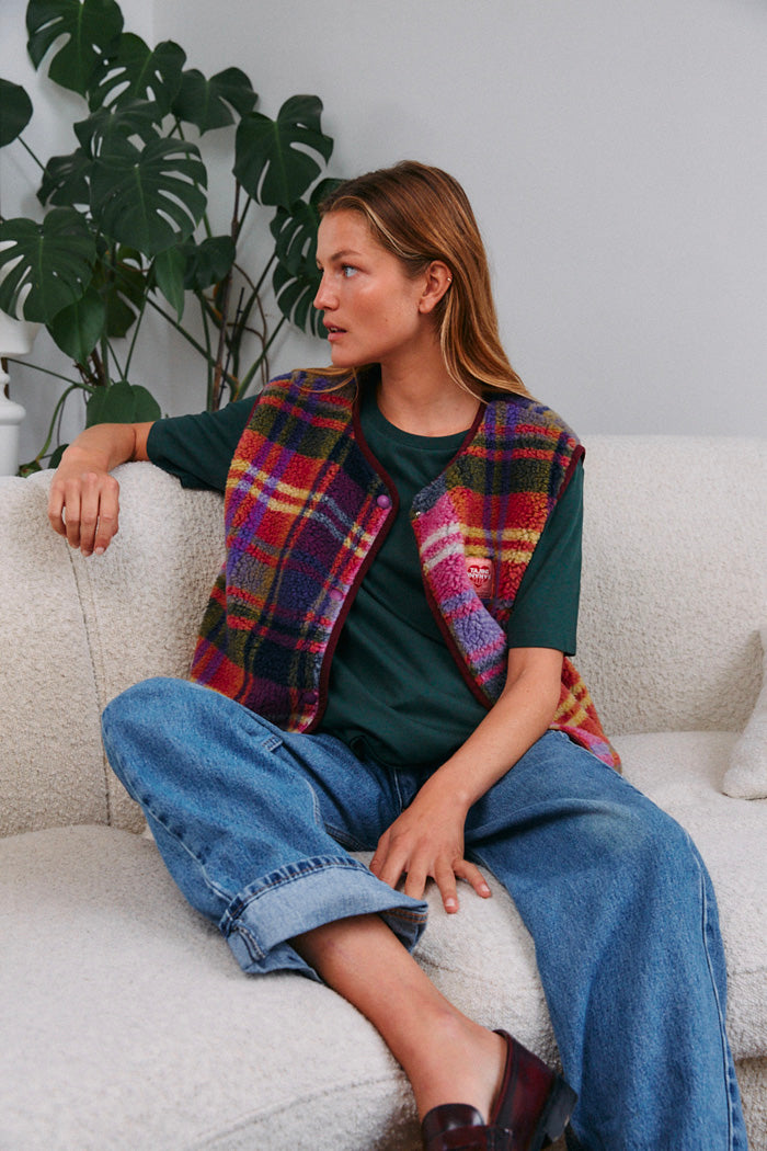 fr: Violette mesure 1m73 et porte une taille M, en:Violette is 1m73 and wears a size M, de:Violette ist 1.73 m und trägt Größe M